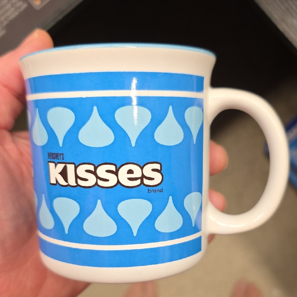 Hershey Kisses Mug. Very Clean!!!